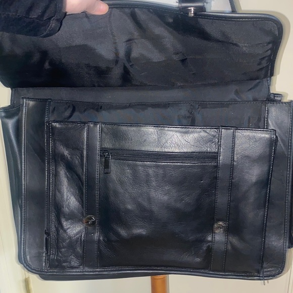 NWOT Soft black leather Shoulder Computer Briefcase Work / School Bag - Picture 9 of 16